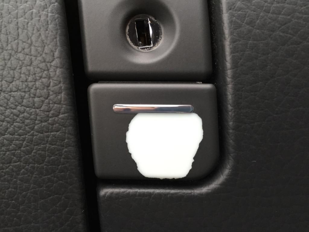 W220 Glove Box Release Button Issue! Interior UK Bringing
